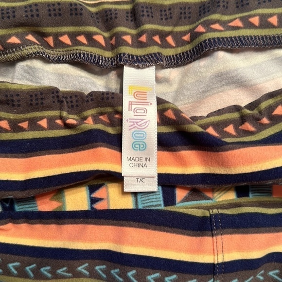 LuLaRoe T/C Aztec Leggings. - Picture 3 of 4